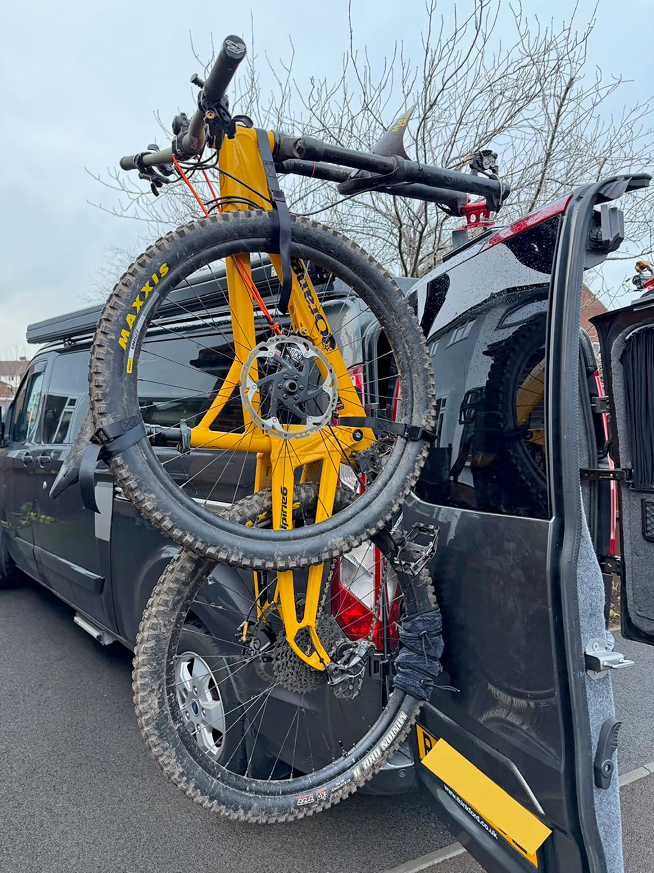 mountainbike transport Bike Hook Bicycle Rear Door Storage – Ford Transit Custom Camper van Farbe:Sable Kingfa Virenschutz EN 455 this rack can hold default_4. Accessories_Lights Accessories_no-bike-light-accessories